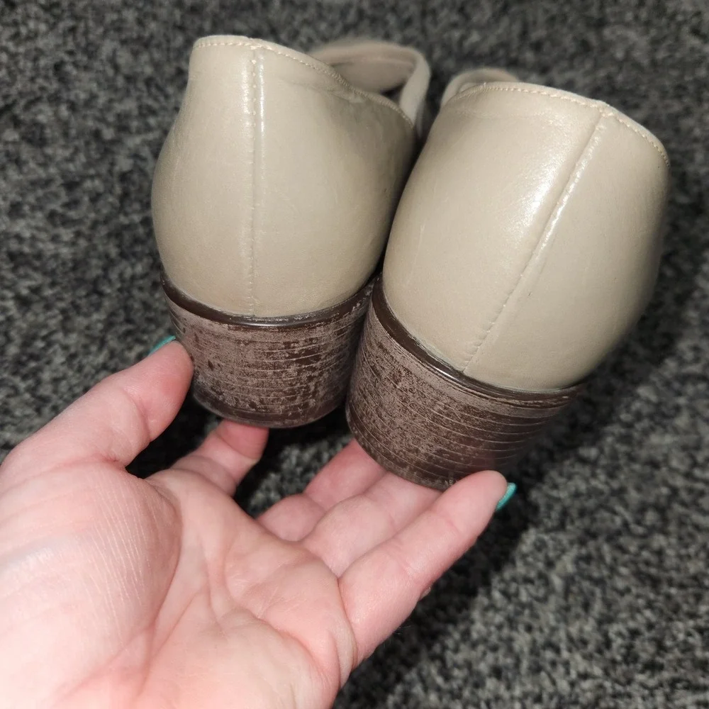 MUNRO American Cream Tan Stretch Fabric Shock-Absorbing Pump Comfort Women's 7 M